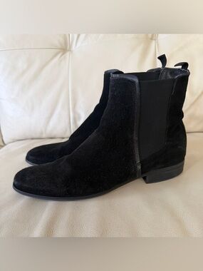 Black Suede Chelsea Boots for Men - Classic Slip-On Style, ALDO, size 10